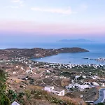 Traditional Hora House Daire Serifos Town