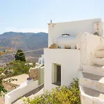 Daire Traditional Hora House *