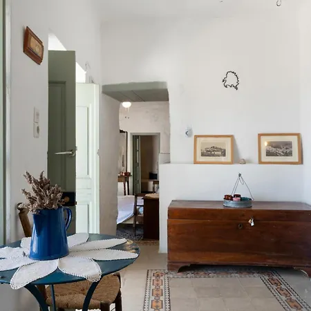 Traditional Hora House * Serifos Town