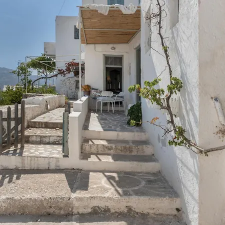 Traditional Hora House Apartmán *